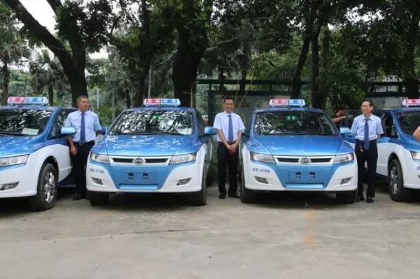 科技賦能出行 深圳首批智能化出租車引領行業變革